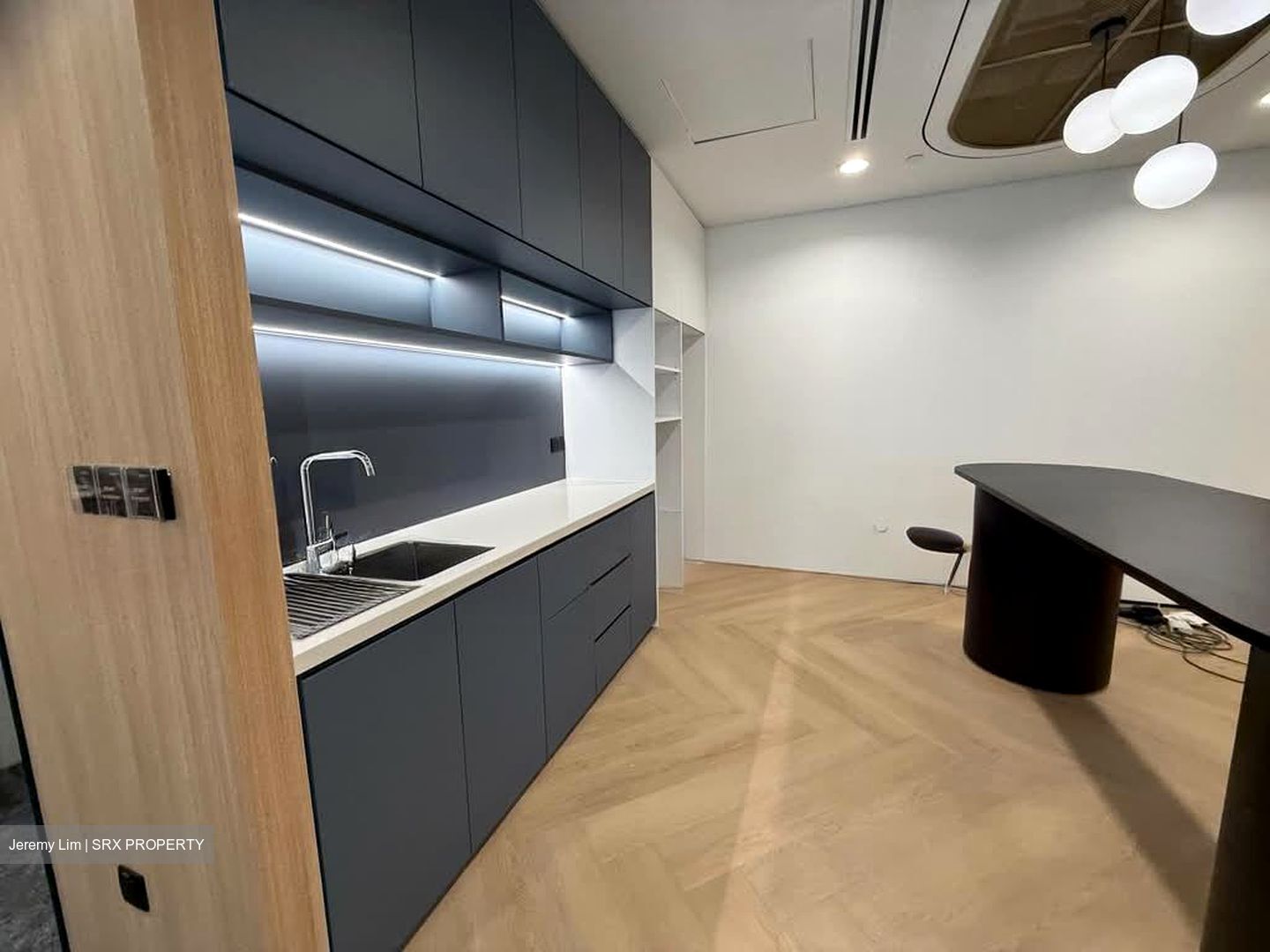 Chevron House (D1), Office #613751491